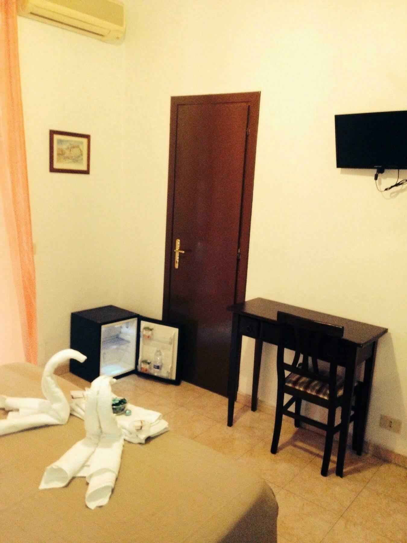 Dixi Bird Guesthouse Рим Экстерьер фото